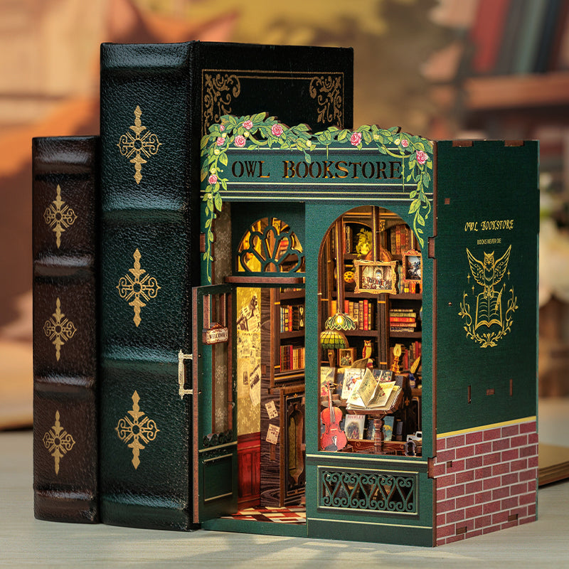 Book nook kit, diy mini maison de poupée, avec meubles en bois et lumières led, puzzle en bois Book nook kit, diy mini maison de poupée, avec meubles en bois et lumières led, puzzle en bois