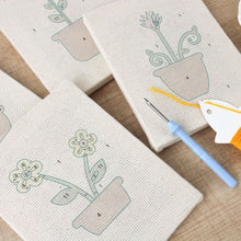Load image into Gallery viewer, Punch Needle Kits (4 pieces) with frames - Blooming Flowers Set