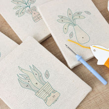 Load image into Gallery viewer, Punch Needle Kits (4 pieces) with frames - Plant Lover Set 3