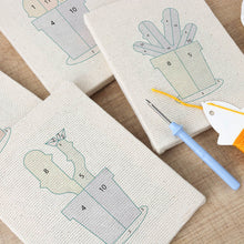 Load image into Gallery viewer, Punch Needle Kits (4 pieces) with frames - Happy Plants 2