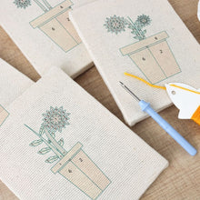 Load image into Gallery viewer, Punch Needle Kits (4 pieces) with frames - Blooming Mini Pots 1