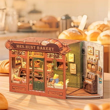Load image into Gallery viewer, Kit Miniature House - Mrs.Hunt Bakery Figured'Art