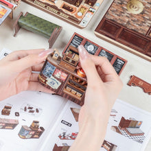 Load image into Gallery viewer, Kit Miniature House - Corner Coffee Shop
