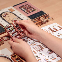 Load image into Gallery viewer, Kit Miniature House - Jack's Bookery
