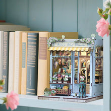 Load image into Gallery viewer, Kit Miniature House - Anna's Blue Blossom