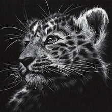 Load image into Gallery viewer, Diamond Painting - Black and white Leopard