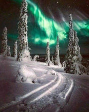 Load image into Gallery viewer, Diamond Painting | Diamond Painting - Northern Lights | Diamond Painting Romance mountains romance | FiguredArt