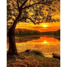 Load image into Gallery viewer, Diamond Painting - Lake at sunset