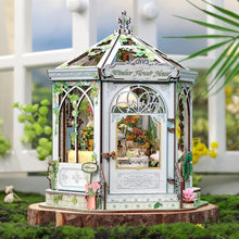 Load image into Gallery viewer, Kit Miniature House - Windsor Flower House