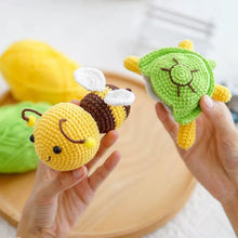Load image into Gallery viewer, Amigurumi Crochet Kit - Bee &amp; Turtle Figured'Art