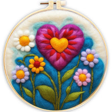 Load image into Gallery viewer, Needle Felting kit - Blooming Heart