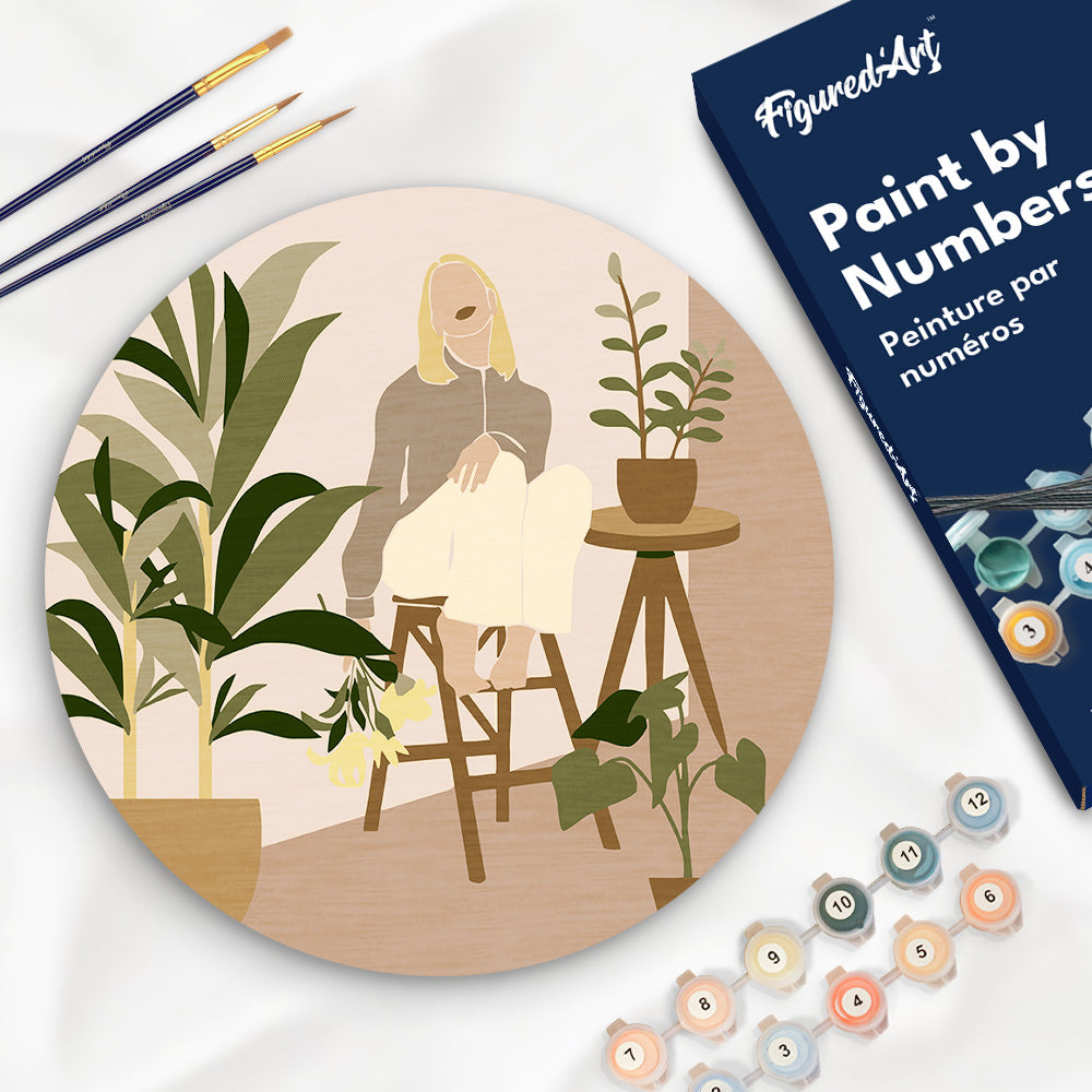 Paint by numbers on Wood Slice - Woman in the room with plants Figured'Art USA