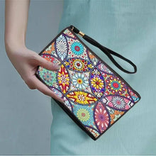 Load image into Gallery viewer, Diamond Painting Wrist Bag Flowers
