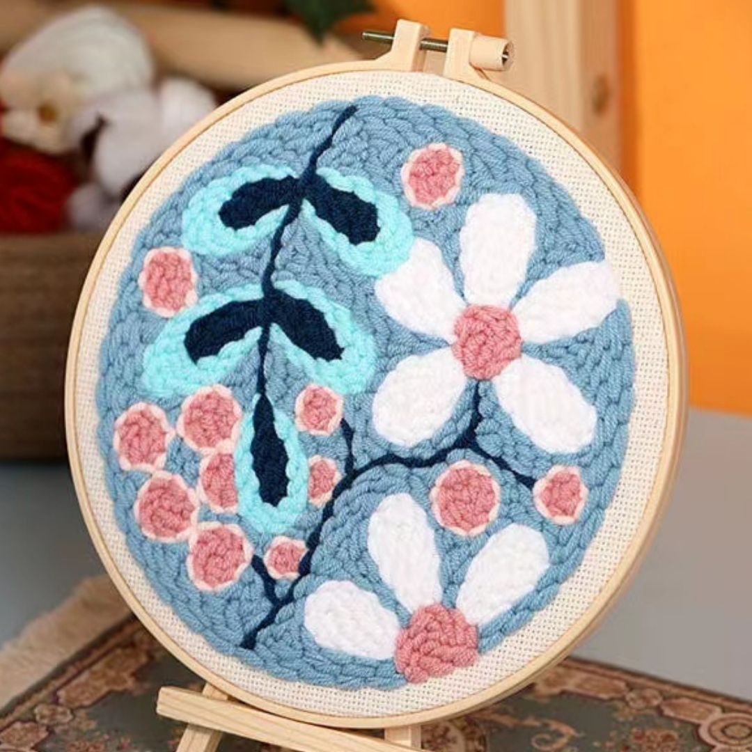 Punch Needle Kit - A Spread of White Flowers